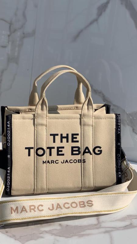 BOLSO MARC JACOBS LETRA NEGRA - Image 1