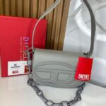 BOLSO DIESEL GRIS CADENA