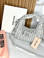 BOLSO MIU MIU PLATEADO
