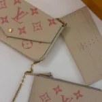 BOLSO LOUIS VUITTON NUDE CON ROSA - Image 2