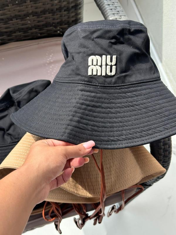 SOMBRERO MIU MIU NUDE Y NEGRO - Image 4