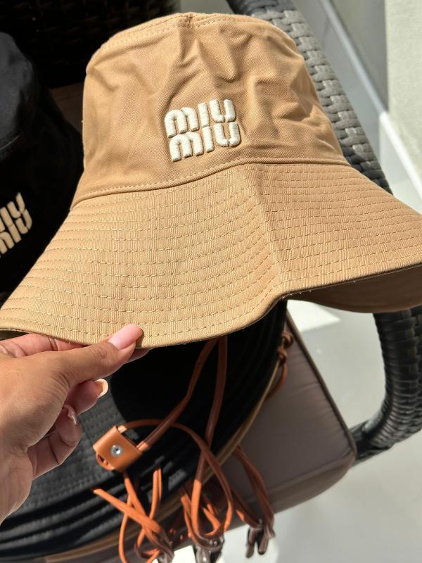 SOMBRERO MIU MIU NUDE Y NEGRO - Image 3