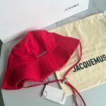 GORRO JACQUEMUS ROJO