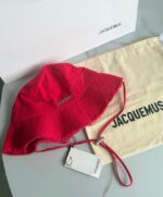 GORRO JACQUEMUS ROJO