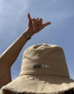 GORRO JACQUEMUS BEIGE