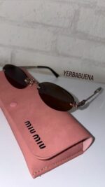 GAFAS MIU MIU AVIATOR EN CAFE - Image 3