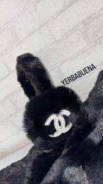 SET CHANEL BUFANDA Y OREJERAS - Image 2