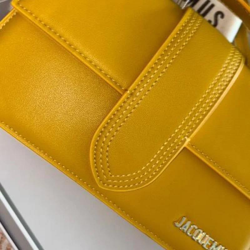 BOLSO JACQUEMUS AMARILLO MOSTAZA - Image 3