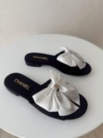 SANDALIA CHANEL MONO BLANCO