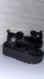 SANDALIA LOUIS VUITTON NEGRA PLATAFORMA - Image 3