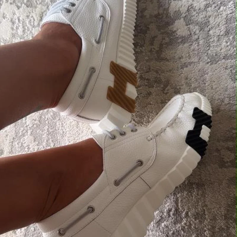rzd_6afd1902-e57a-4ac1-8019-63ed50113d05.jpg MOCASINE HERMES BLANCO - Image 1