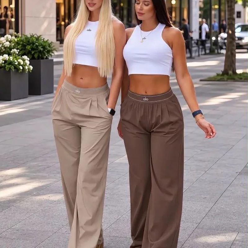 rzd_0609eb52-44d4-491e-a0fa-58a1fa88f594.jpg SET ALO PANTALON TAUPE CON CAMISILLA - Image 1