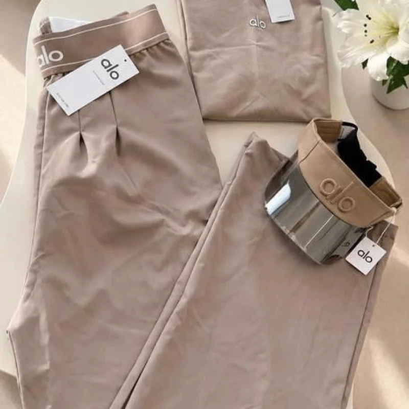 SET ALO PANTALON TAUPE CON CAMISILLA - Image 2
