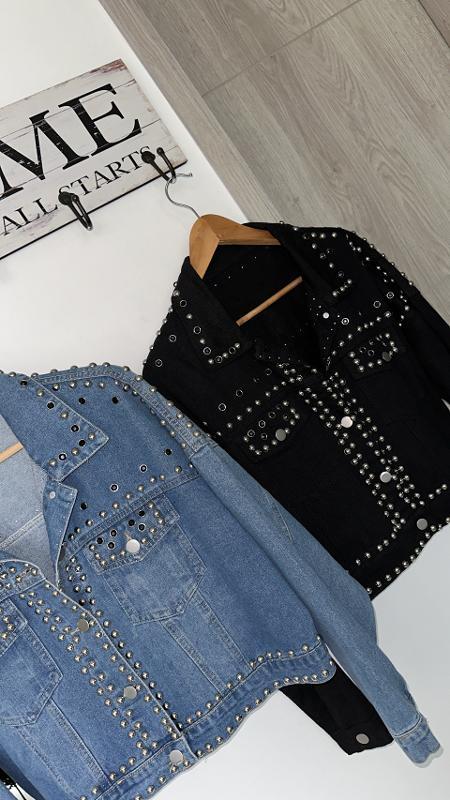 CHAQUETA JEANS TACHES NEGRA Y JEANS - Image 1