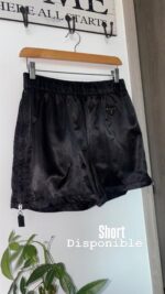 SHORT PRADA NEGRO CIERRE - Image 3