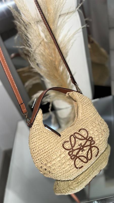 BOLSO LOEWE MEDIA LUNA EN YUTE - Image 1