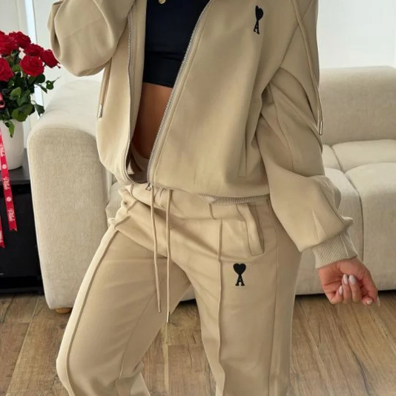 CONJUNTO AMI NUDE - Image 1