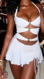 VESTIDO BLANCO CON HERRAJE DORADO