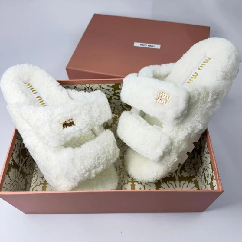rzd_CF835D69-406C-40EB-93C6-B574A794EEB9.jpg SANDALIAS MIU MIU PELUDA VELCRO - Image 1