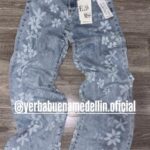JEANS CON FLORES HELLO MISS