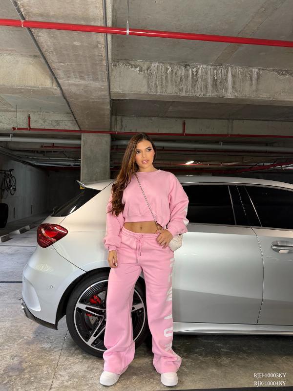 rzd_5ab8a716-f075-4e46-a2f6-1f4c561de4b5.jpg CONJUNTO ROSADO NEW YORK LETRA BLANCA AMERICAN BAZI - Image 1