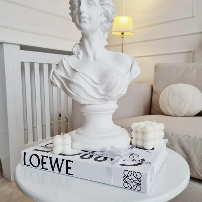 DECORACION LIBRO LOEWE CON ESCULTURA - Image 2