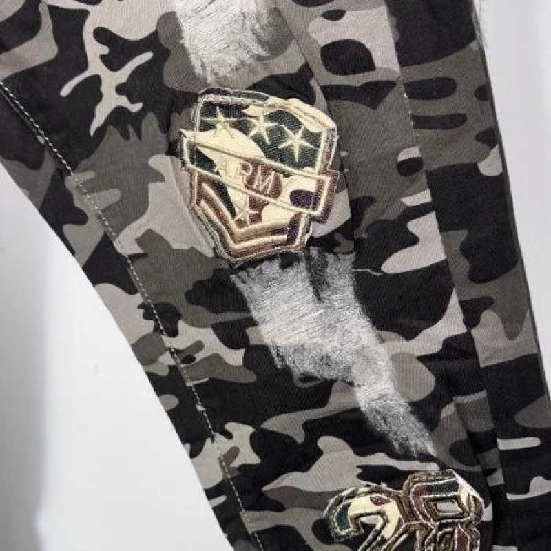 JEANS MILITAR CON PARCHES NEW PLAY - Image 2