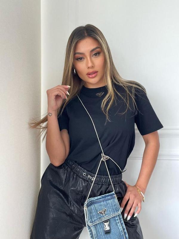 CAMISA CON BOLSO PRADA NEGRA - Image 1