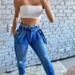 JEANS CON CORREA