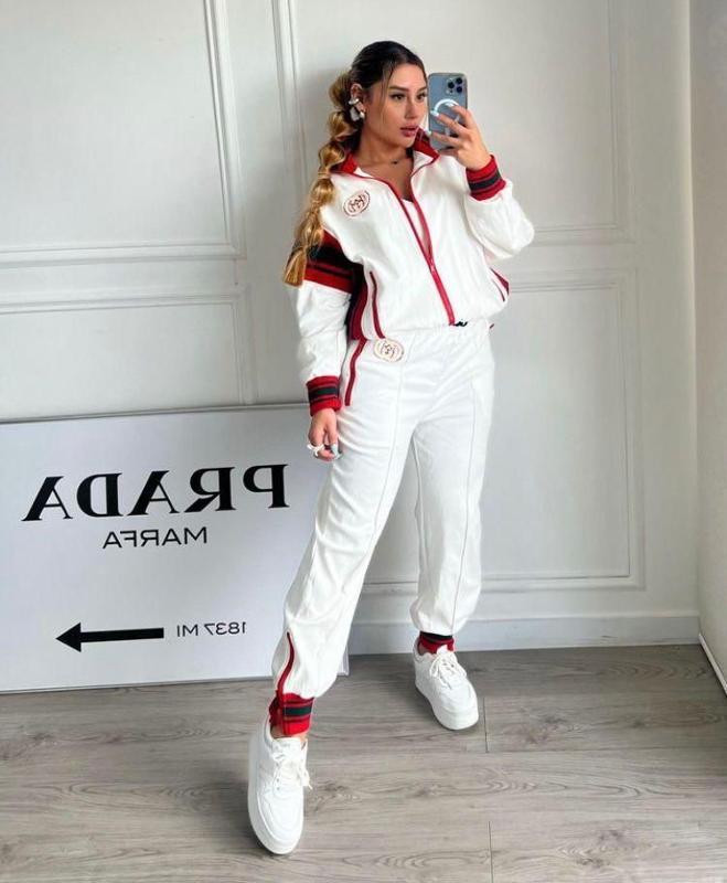rzd_c1ab03a4-60b3-4ff5-95b9-58d149ac30b9.jpg CONJUNTO GUCCI BLANCO FRANJA VERDE CON ROJO - Image 1