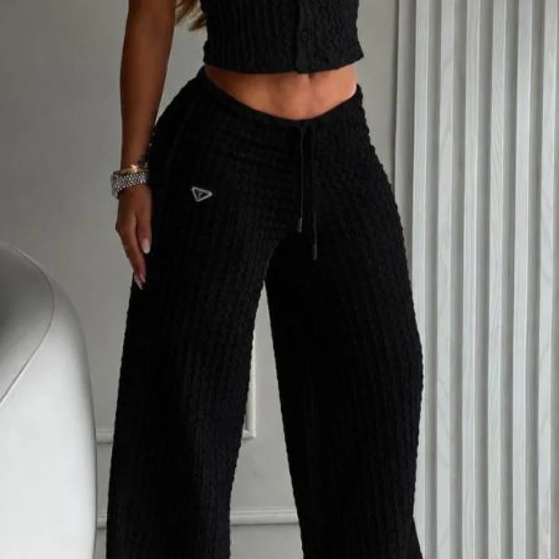 CONJUNTO PRADA NEGRO TELA GALLETA - Image 3